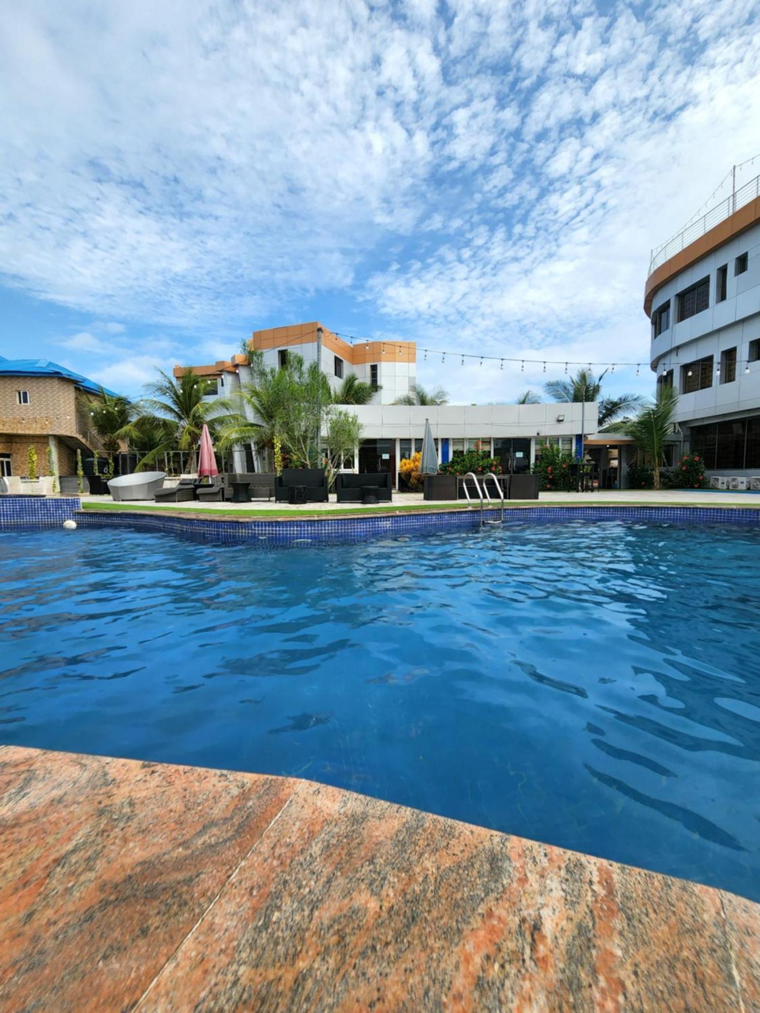 Paradise Beach Resort Lagos Exterior photo